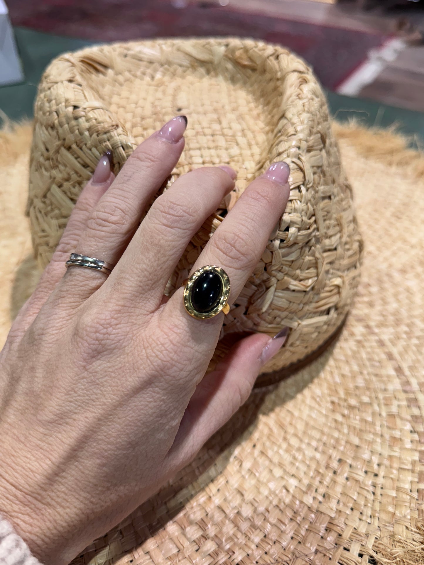 Anillo piedra negra