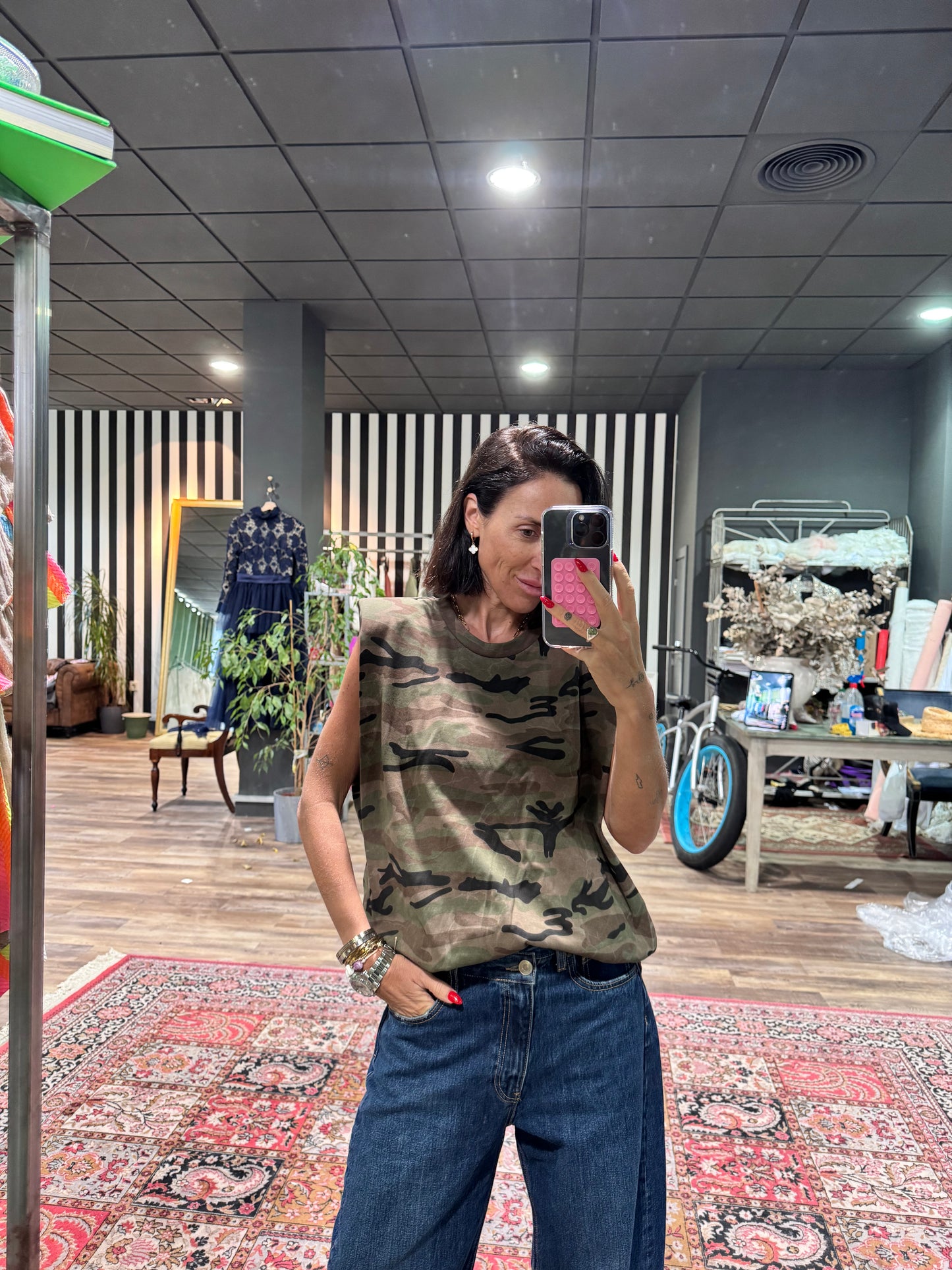 Camiseta camuflaje sin mangas hombreras