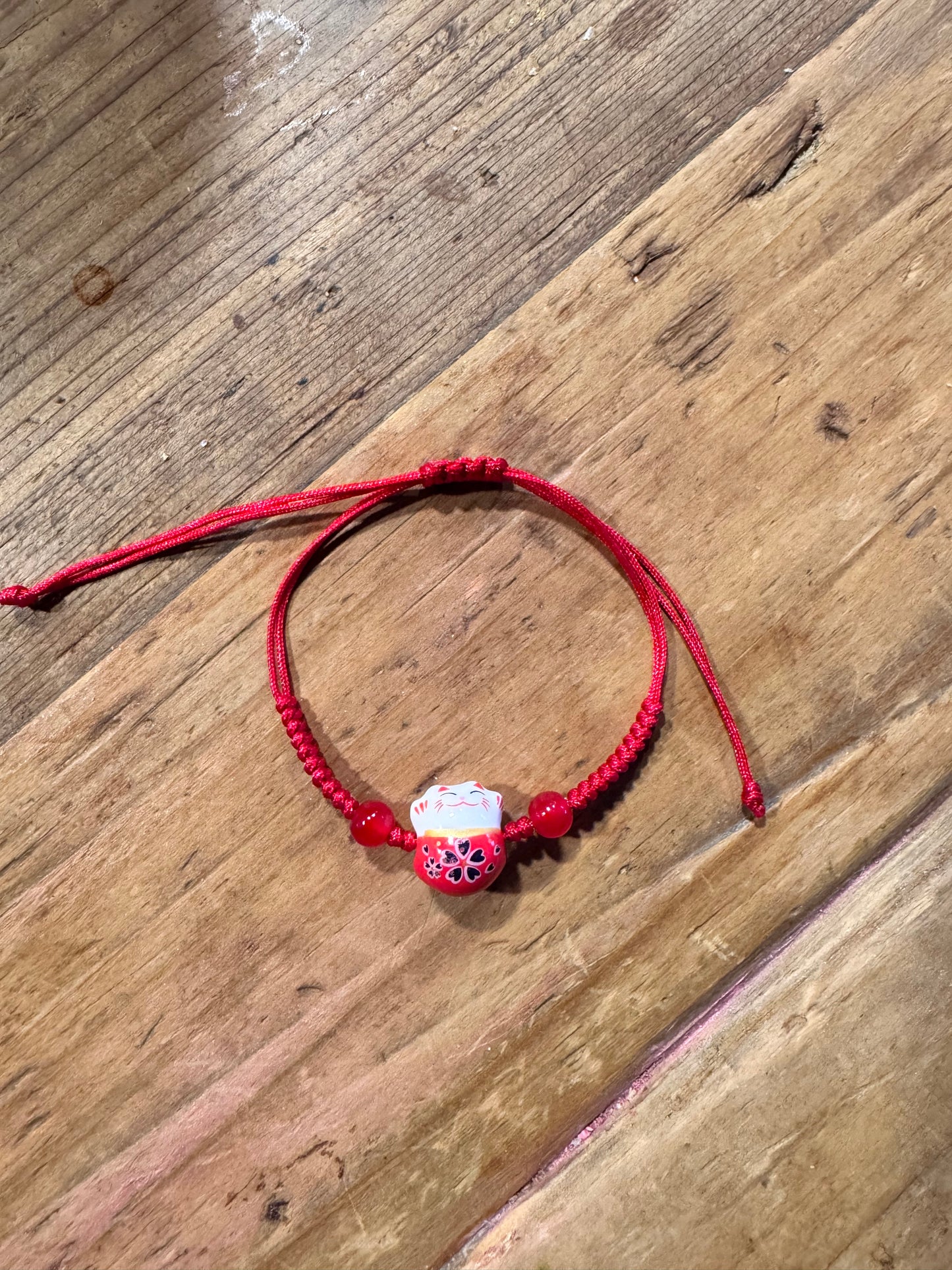 Pulsera gatito de la suerte roja