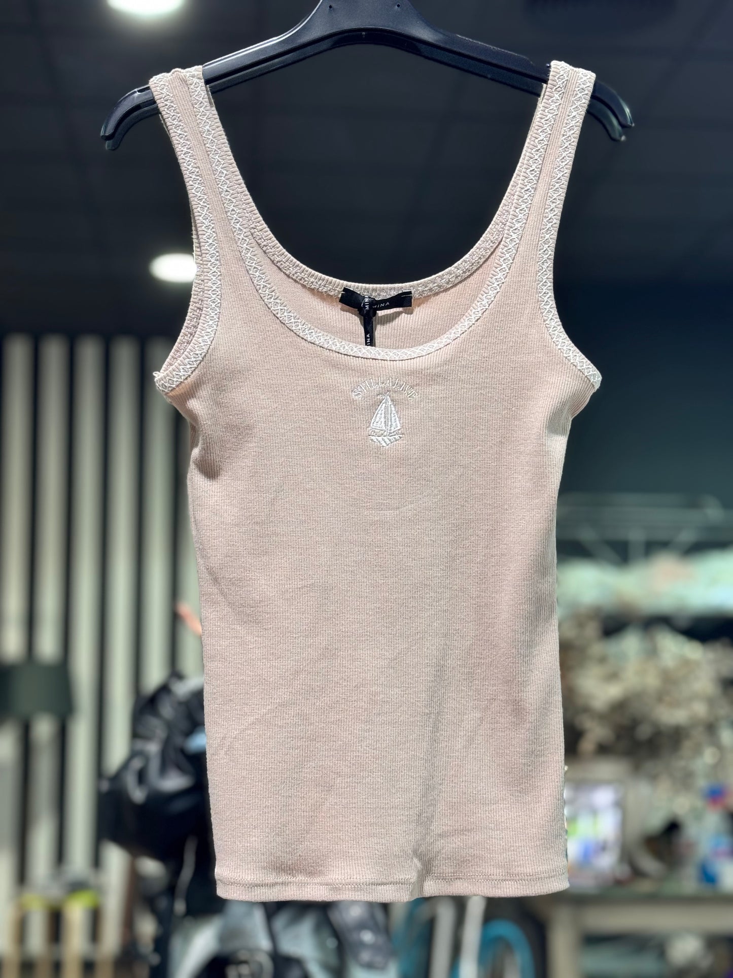 Camiseta tirantes nude