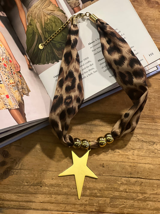 Collar leopardo tela estrella