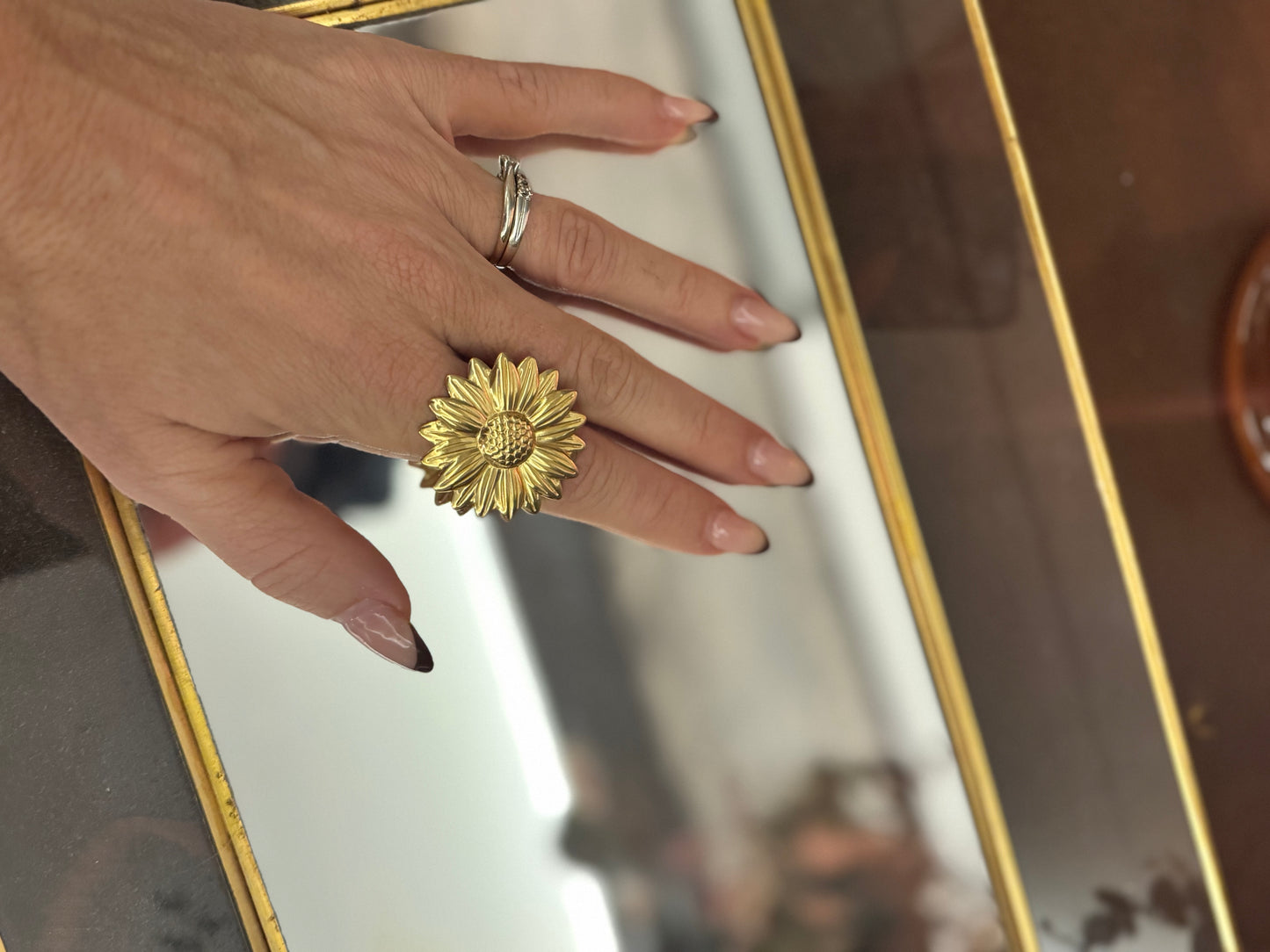 Anillo flor acero