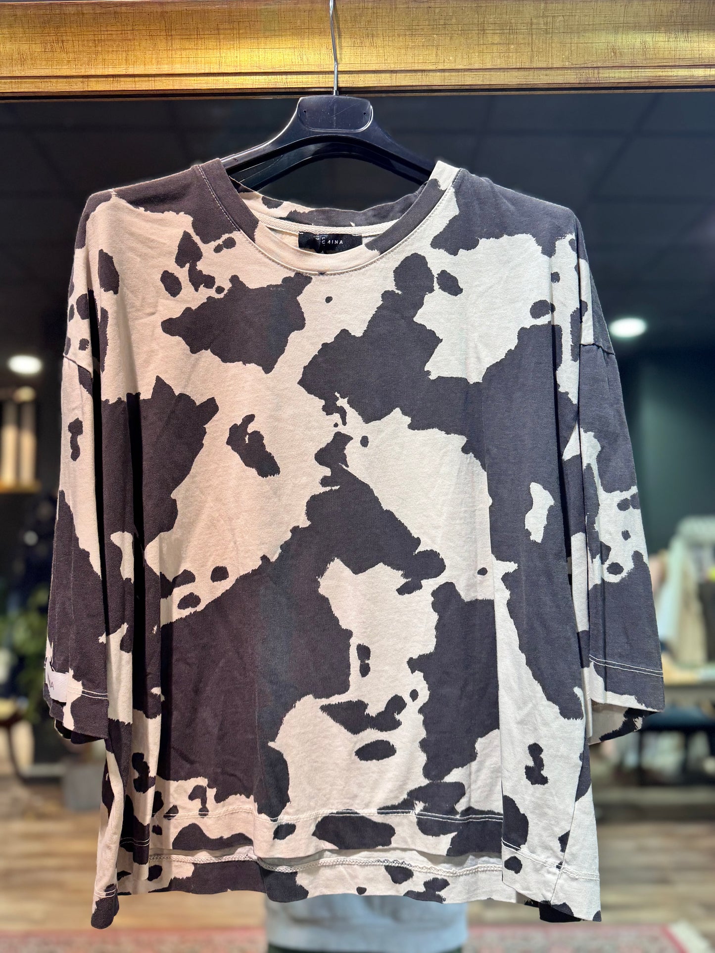 Camiseta vaca oscura