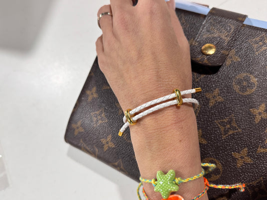Pulsera nudo blanca piel