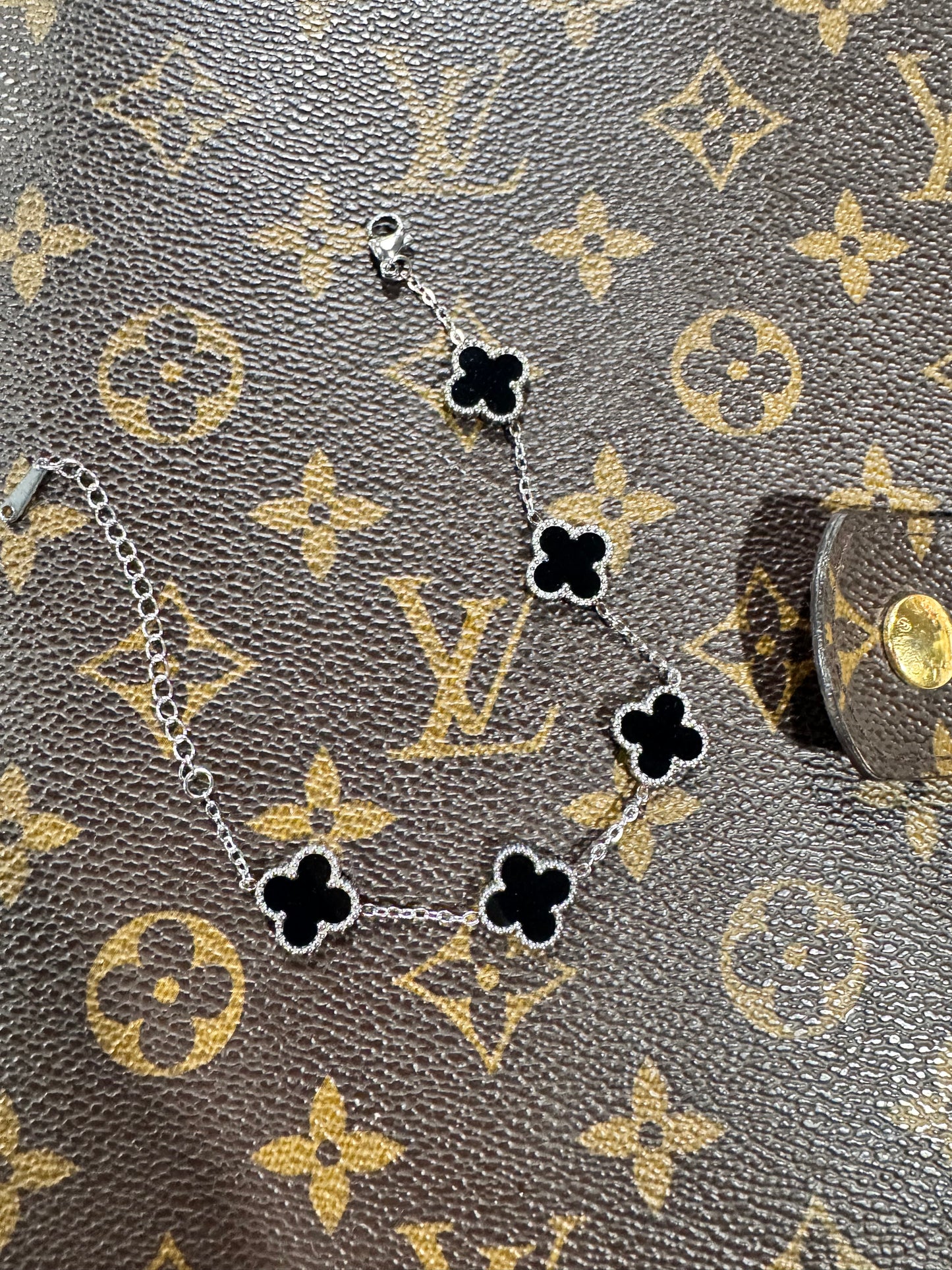 Pulsera plata flor negra