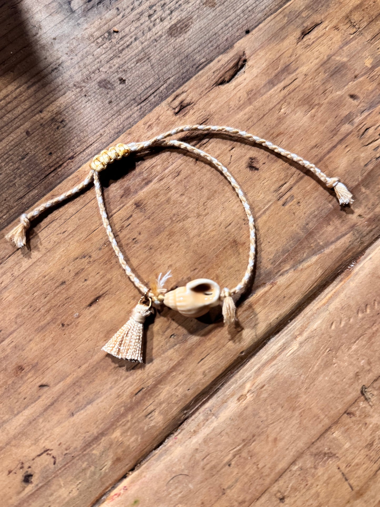Pulsera caracola natural