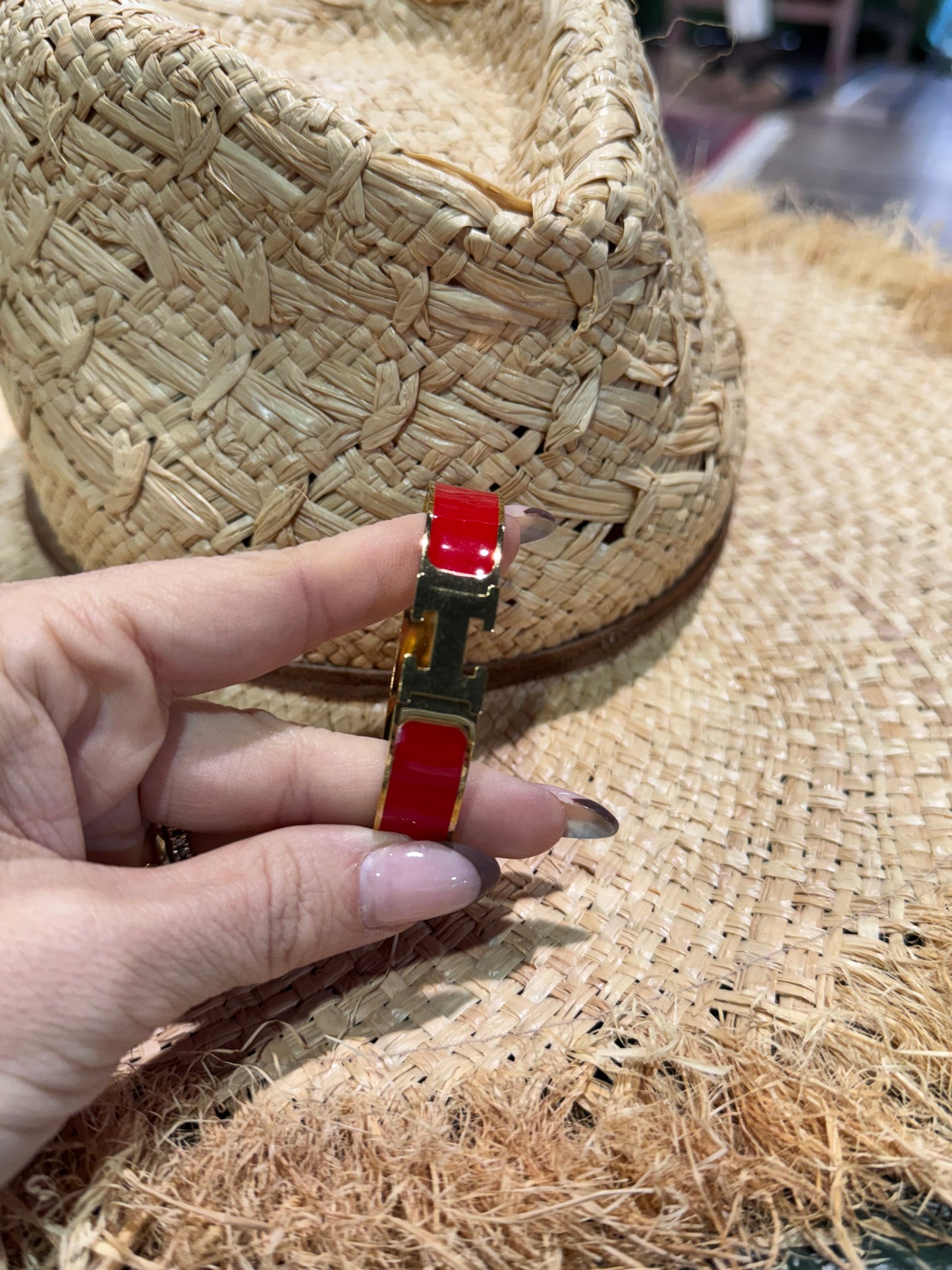 Pulsera H acero roja Dorada