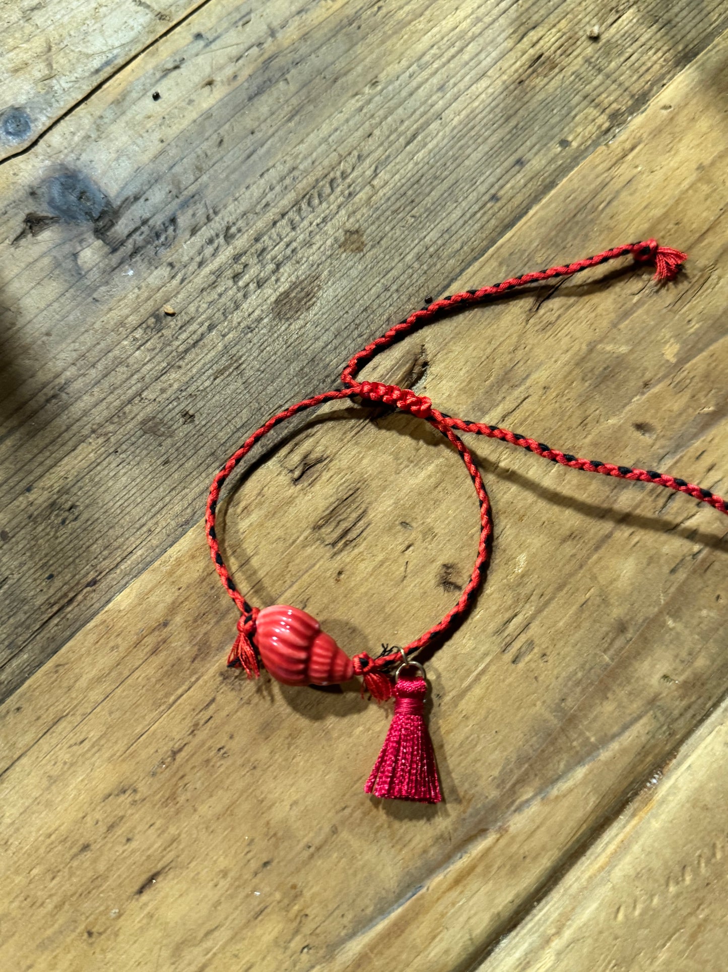 Pulsera caracola roja