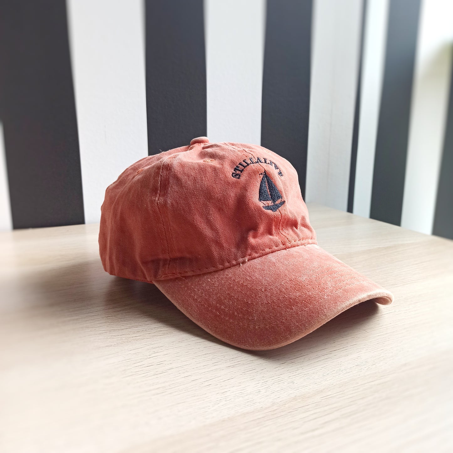 Gorra beisbolera color teja