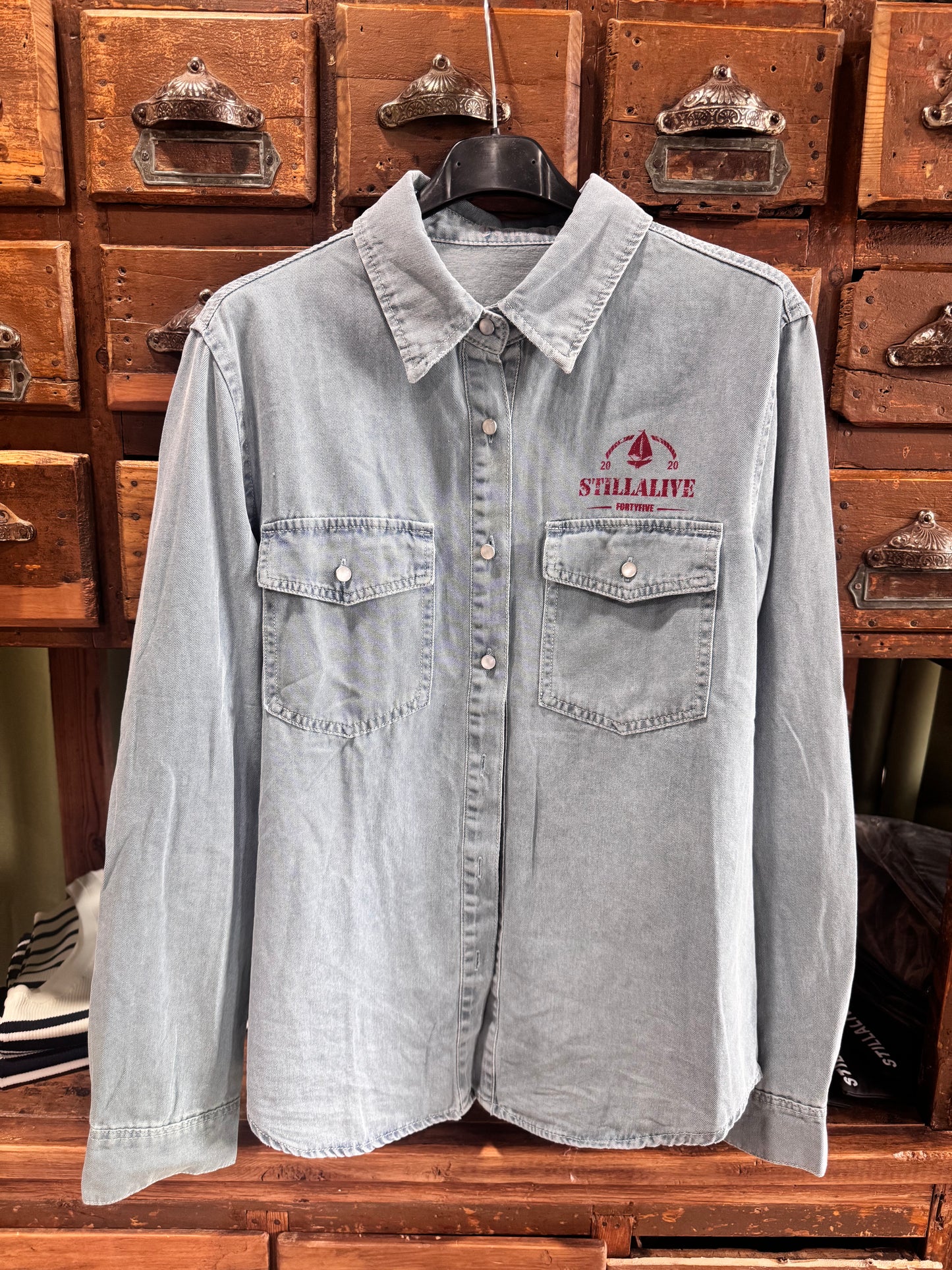 Camisa denim logo granate