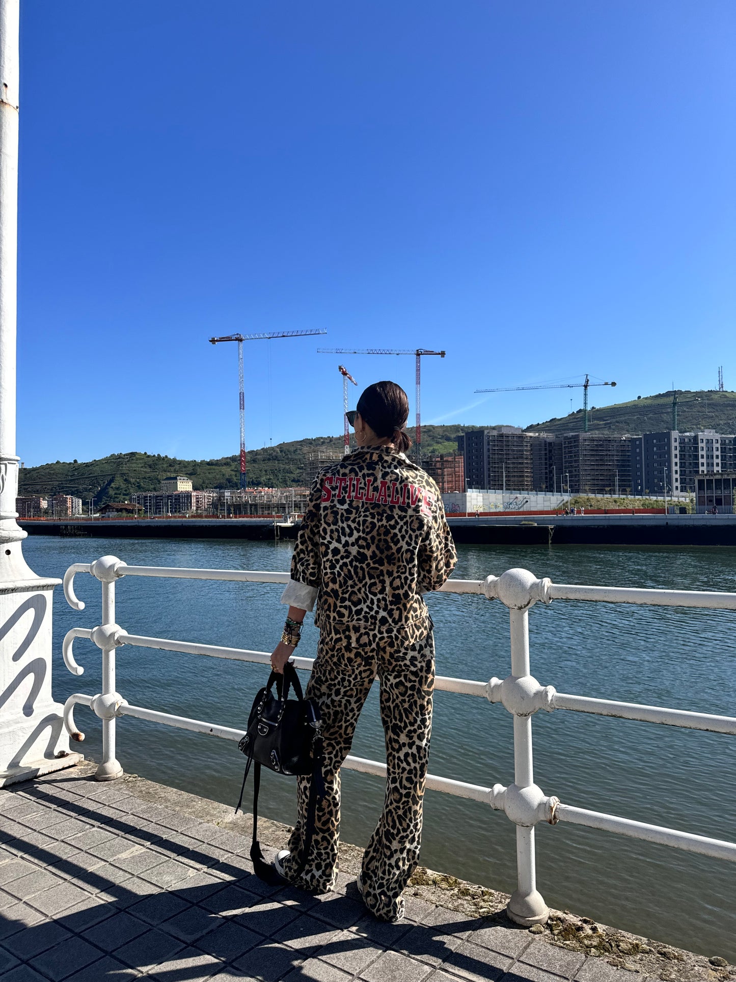 Pantalón leopardo sarga