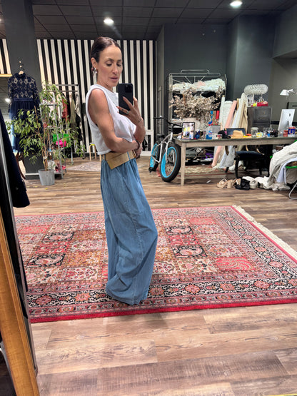 Pantalón denim cinturón